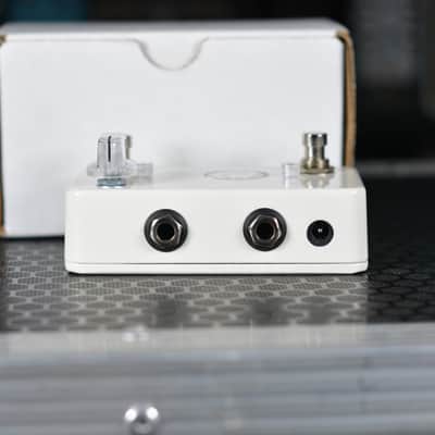 Lovepedal Tchula Boost 2010s - White image 5