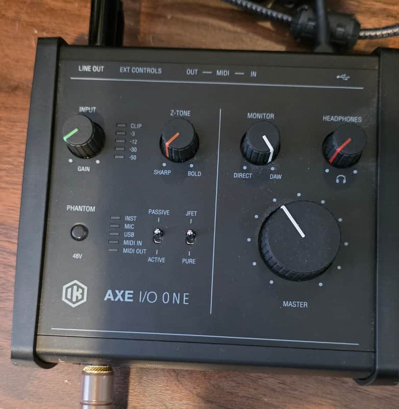 IK Multimedia Axe I/O One USB-C Audio Interface 2023 - Present - Black image 1