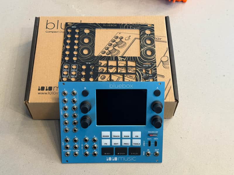 1010MUSIC BLUEBOX Eurorack Compact Digital Mixer - with extra Black panel image 1