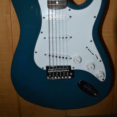 New York Pro Stratocaster 2000's - Blue image 3