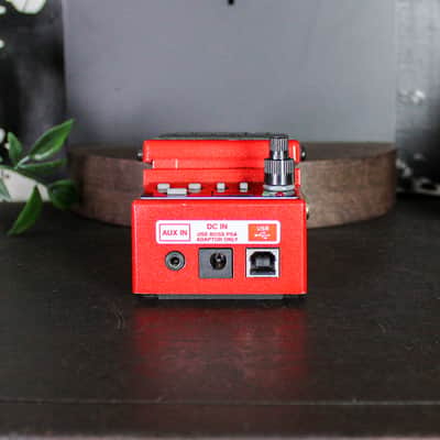 Preowned Boss RC-3 Loop Station Looper Pedal w/ Box image 4