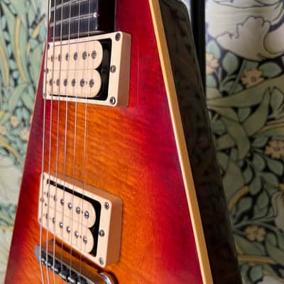 Gibson CMT Flying V "The V" Sunburst 1981 image 3