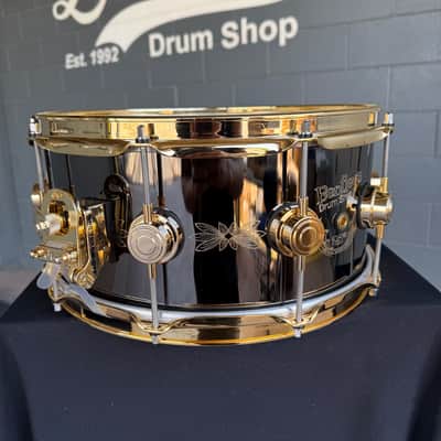 ~BENTLEY'S EXCLUSIVE!~ '1995' DW Collector's Series 6.5x14" Engraved Black Nickel over Brass Snare Drum w/ Gold Hardware (Rm4) image 5