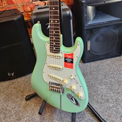 Fender American Pro Stratocaster 2019 - Sea Foam Green image 17