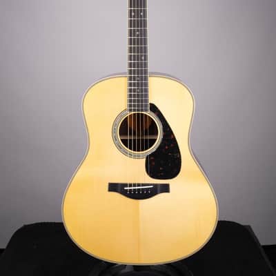Yamaha LL16 ARE Original Jumbo Acoustic Electric Guitar With Bag - Natural image 2