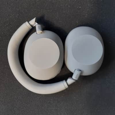 Sony WH-1000XM6 Premium Wireless Noise-Canceling Over-the-Ear Headphones - Silver image 7