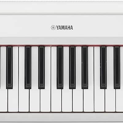 Yamaha NP-15 61-Key Piaggero Portable Keyboard - White image 2
