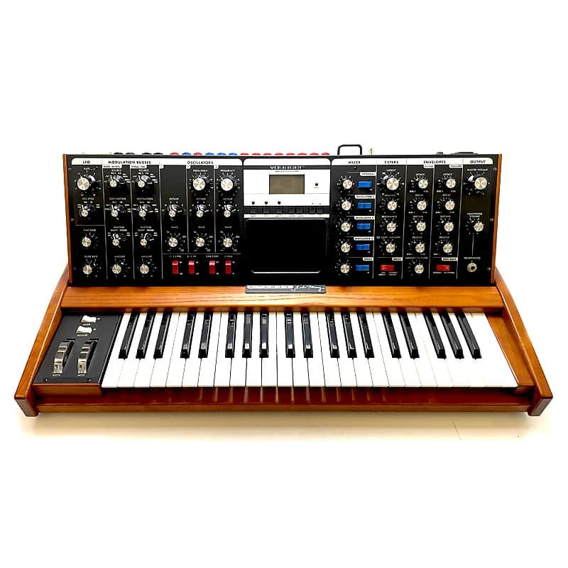 鍵盤楽器 Minimoog Voyager Performer Edition Minimoog Voyager Performer Edition – moog