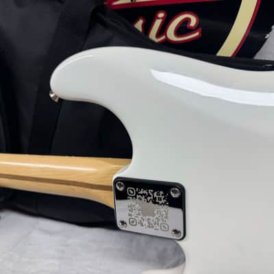Fender American Performer Stratocaster Guitar with Rexylab Ultimate Strat upgrades/mods + Case 2023 - Arctic White / Rosewood fingerboard image 13