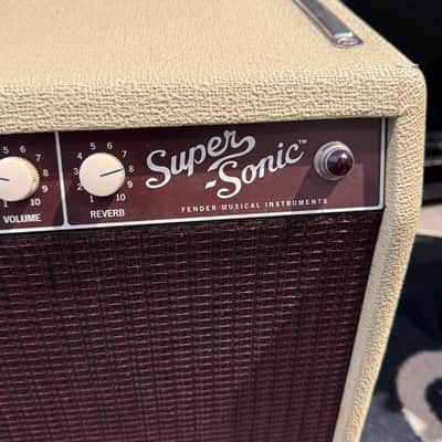 Immagine Fender Super-Sonic 22 2-Channel 22-Watt 1x12" Guitar Combo 2010 - Present - Blonde - 3