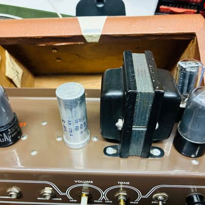 Supro Spectator Model 510. Meanwhile, Back at the Ranch... 1954 - Two Tone image 7