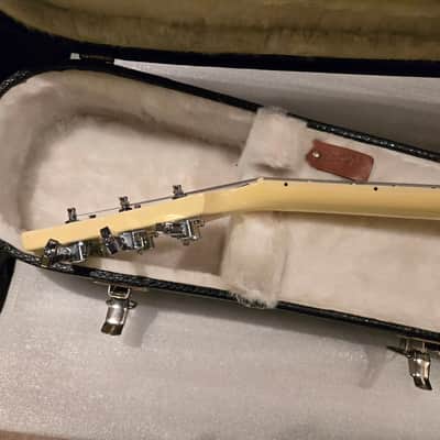 Gibson Les Paul Custom Classic Maple Top with Maple Fretboard 2012 - 2013 - Alpine White image 9