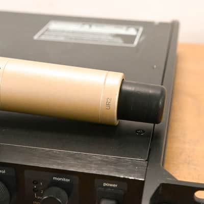 Shure UR4D+ Dual Wireless Receiver with UR2/KSM9 Mic Pair - H4 Band CG010YW image 7