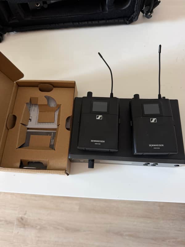 Sennheiser XSW IEM Wireless In-ear Monitor System Bundle - A Band image 1