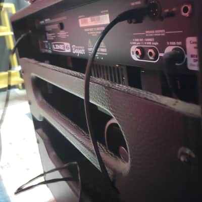 Line 6 Spider Valve 112 40-Watt 1x12" Digital Modeling Guitar Combo with 4 Button Controller image 7