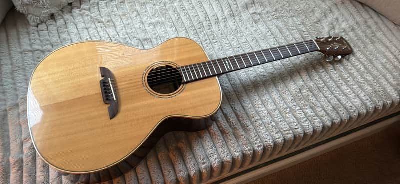 Alvarez AG70CEAR Grand Auditorium with Armrest 2010s - Natural