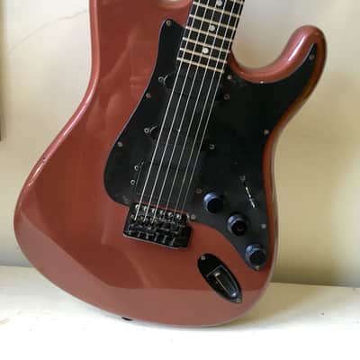 Session Stage Series Strat image 1
