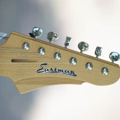 Eastman Fullertone SC'52 - Ice Blue Metallic image 2