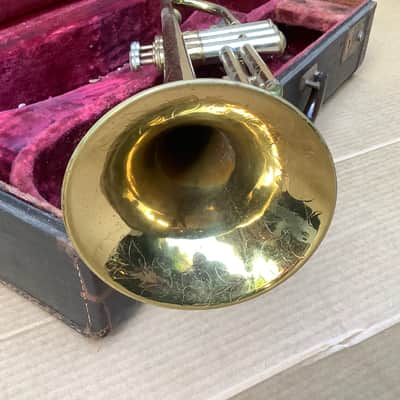 Frank Holton & Co professional trumpet / serial number  33765 /   +- 1917 made in Chicago USA floral engraving ! image 23