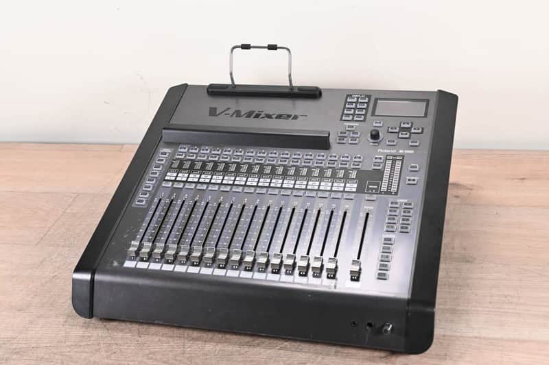 Roland M-200i 32-Channel Live Digital V-Mixer Console (NO POWER SUPPLY) CG01B7Q image 1