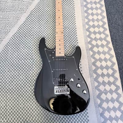 Line 6 JTV-69 S James Tyler Variax Modeling Electric Guitar Black
