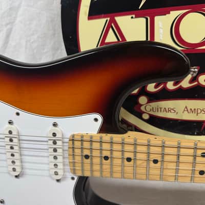 Fender American Standard Stratocaster Guitar 1993 - Brown Sunburst / Maple Neck image 6
