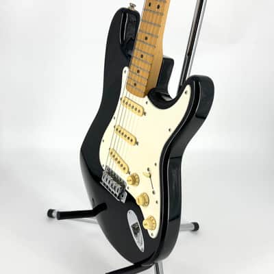 1995 Fender Squier Series Stratocaster – Black image 6