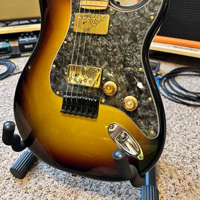 Warmoth Stratacaster 2023 - Gold ,Red Metallic Black Burst image 1