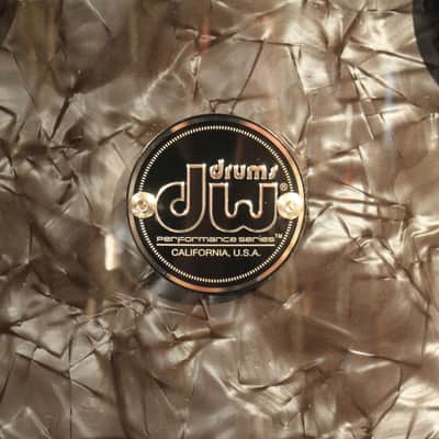 DW Performance Series 3-pieces Black Diamond (24-13-16) Drum Set - New! image 4