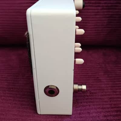 Electro-Harmonix POG2 Polyphonic Octave Generator 2009 - Present - Red / White image 4