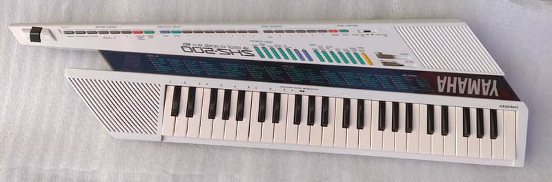 YAMAHA SHS-200 FM Digital Keyboard with MIDI Keytar | Reverb
