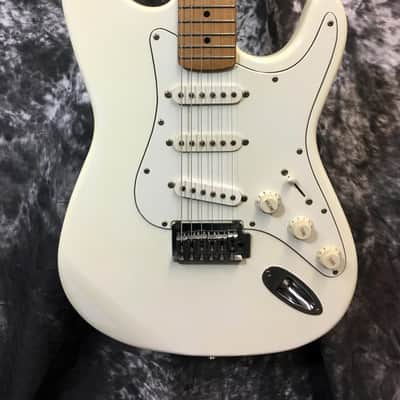 Used Epiphone Gibson S310 Strat Style White Electric Guitar w/Batwing Headstock image 2