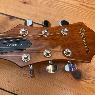Epiphone AJ-15 NA Acoustic Guitar Advanced Jumbo Round Shouldered image 5