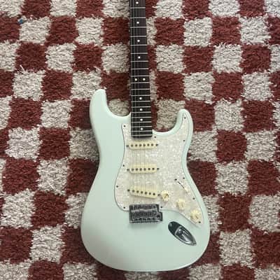 Fender Deluxe Roadhouse Stratocaster with Rosewood Fretboard 2014 - 2015 - Sonic Blue image 1