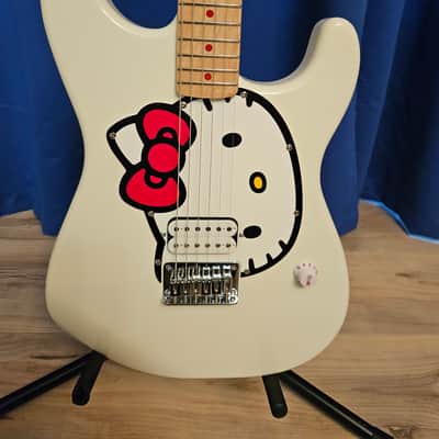 Squier Hello Kitty Stratocaster 2024 - 2025 - White image 3