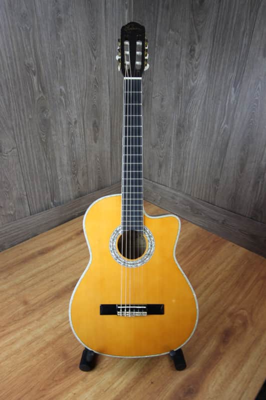 Estaban  Granada  Classical Guitar Natural image 1