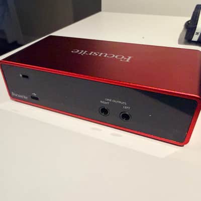 Focusrite Scarlett Solo 3rd Gen USB Audio Interface 2019 - Present - Red / Black image 2