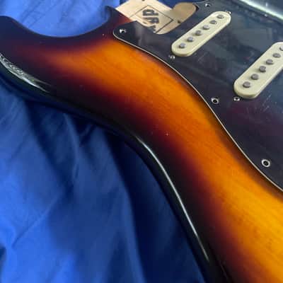 Stratocaster Body Vintage Sunburst + Loaded Pickguard image 3