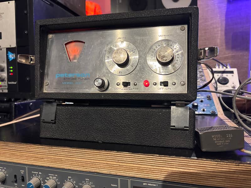 Refurbished Peterson Model 400 Strobe Tuner with case and mic! image 1