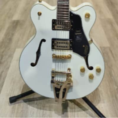 Gretsch G2622TG Electromatic Center Block Double Cutaway with Bigsby, Laurel Fretboard 2021 - White image 1
