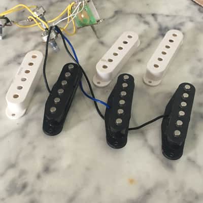Vintage Unknown Brand Stratocaster Ceramic Pickup Set Complete Strat Pickups SSS image 4