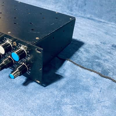 GML Model 8200 Two-Channel 5-Band Parametric Equalizer • Excellent • Tested image 8