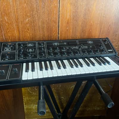 YAMAHA CS-10 CS 10 vintage analog synthesizer w/ case