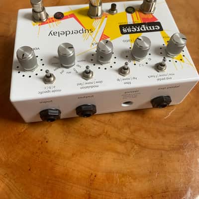Empress Superdelay 2010s - White mint image 2