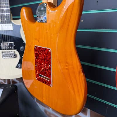 Fender American Deluxe Stratocaster HSS Amber 2006 Electric Guitar image 15