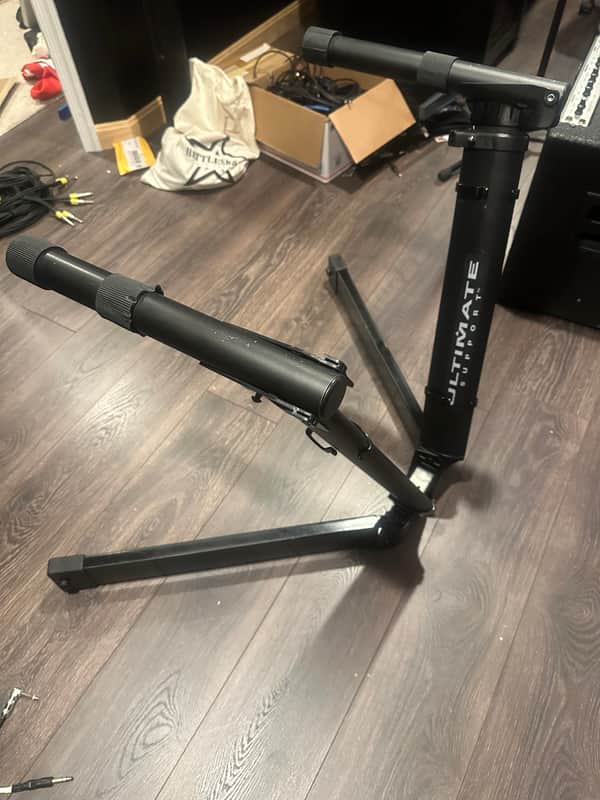 Ultimate Support VS88B V Stand Pro Keyboard Stand 2010s - Black image 1