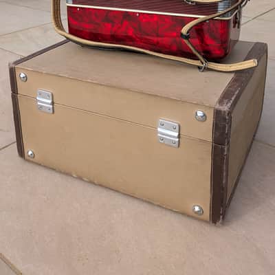 Parrot MUS1307 - 48 bass piano accordion, 1970 image 6