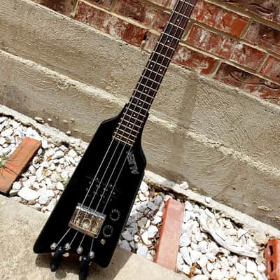 Hondo Alien Bass 80's Black image 1
