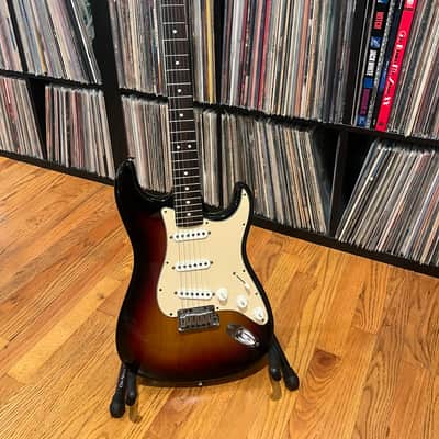 Fender American Series Stratocaster with Rosewood Fretboard 2000 - 2007 - 3-Color Sunburst image 1