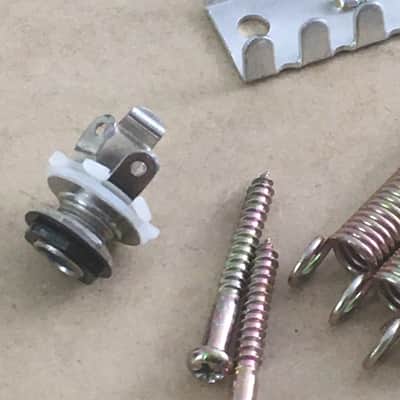 NOS Non Aged Relic Tremolo Bridge 3 Springs Kit Claw For Fender Strat Squier Korea image 2